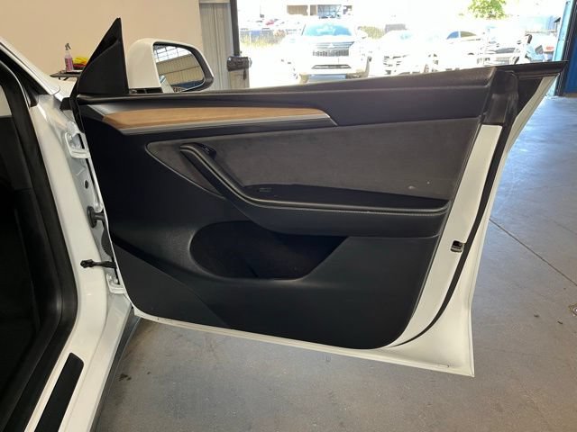 Used 2024 Tesla Model Y Long Range AWD/4WD image 12