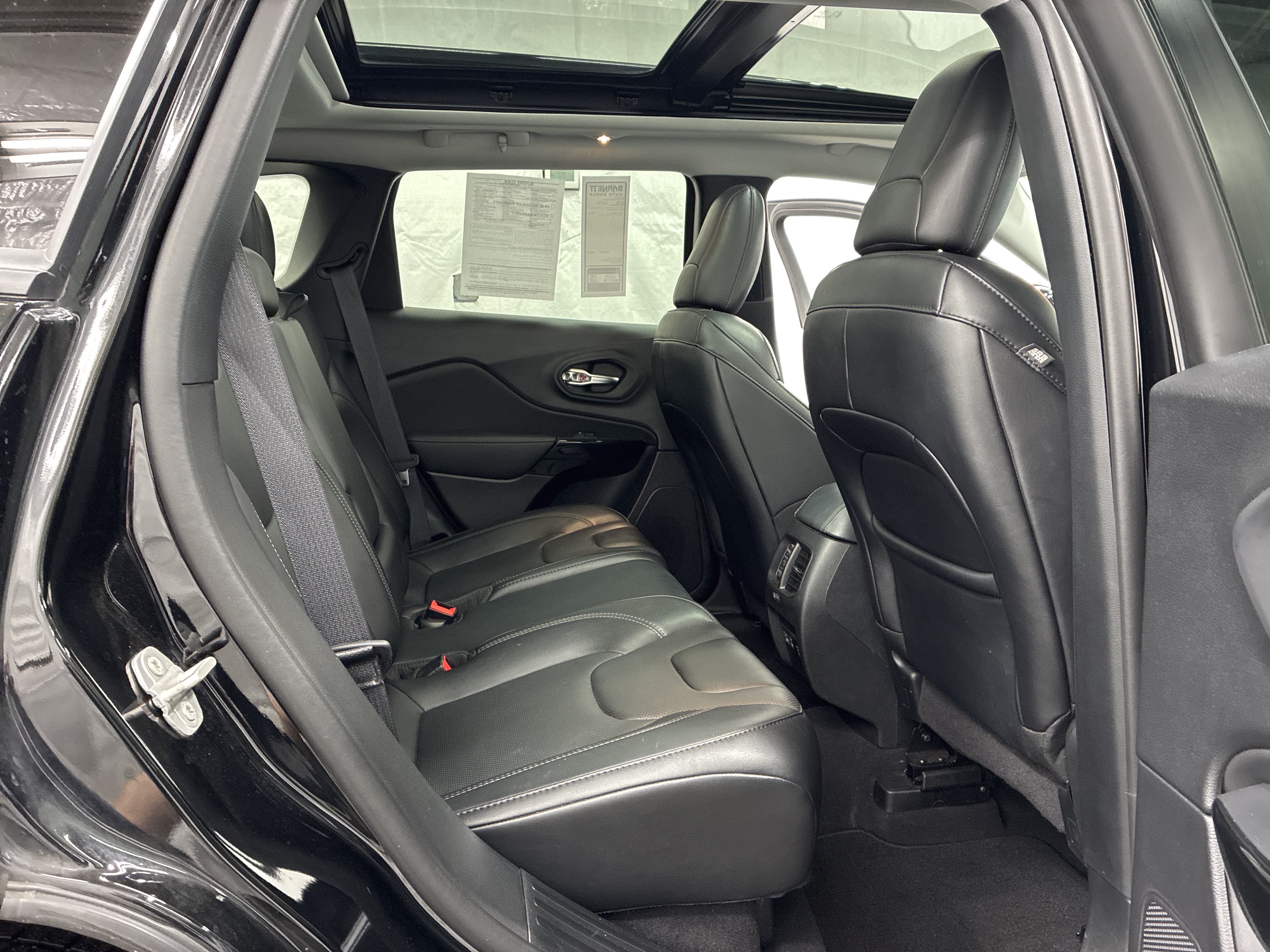 Certified 2023 Jeep Cherokee Altitude Lux w/ Lux Elite Package AWD/4WD image 11
