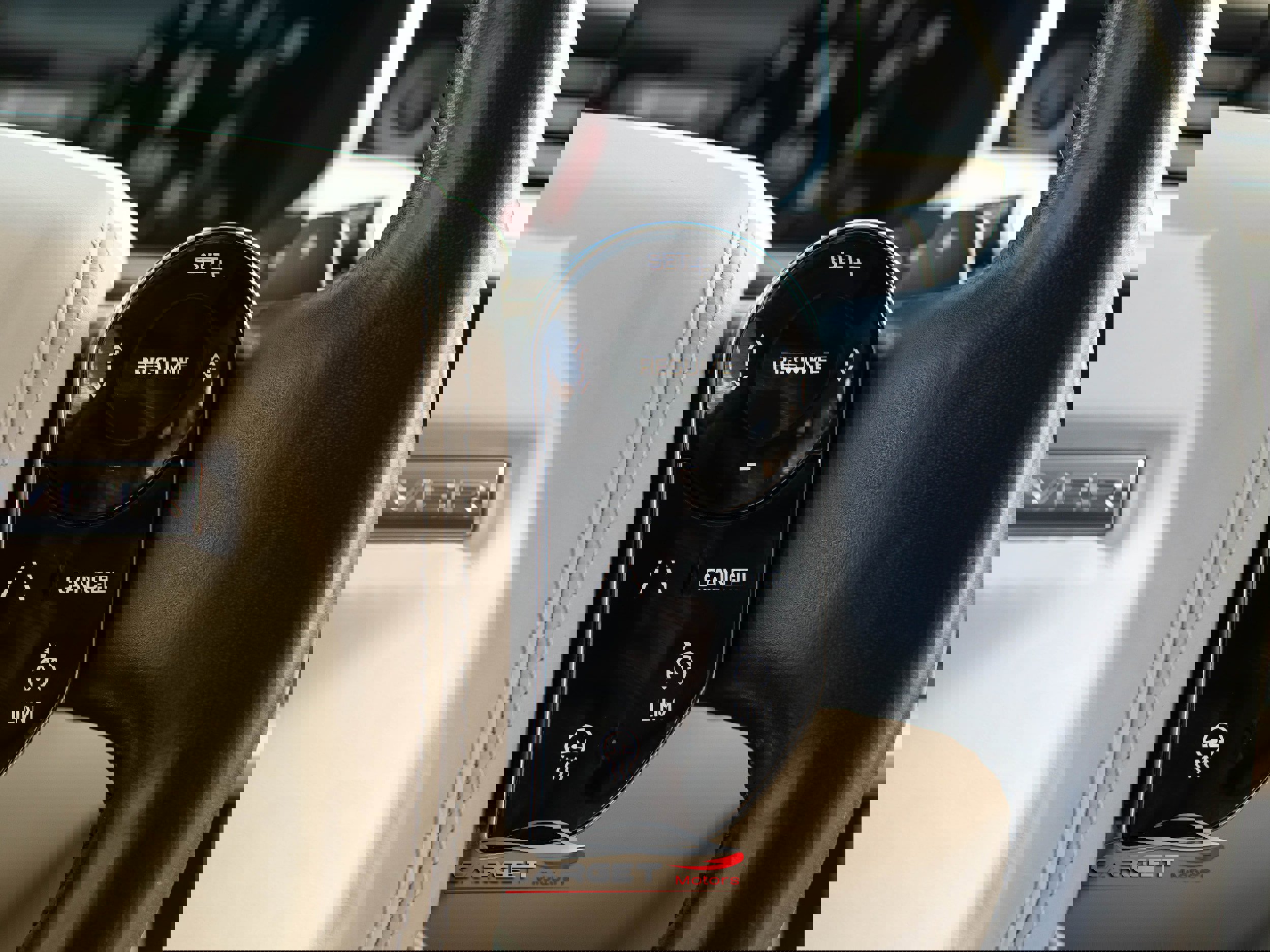 Used 2019 Land Rover Range Rover Long Wheelbase Supercharged image 27