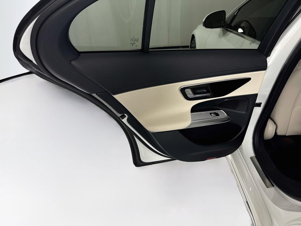 Used 2025 Mercedes-Benz E 350 Sedan image 26
