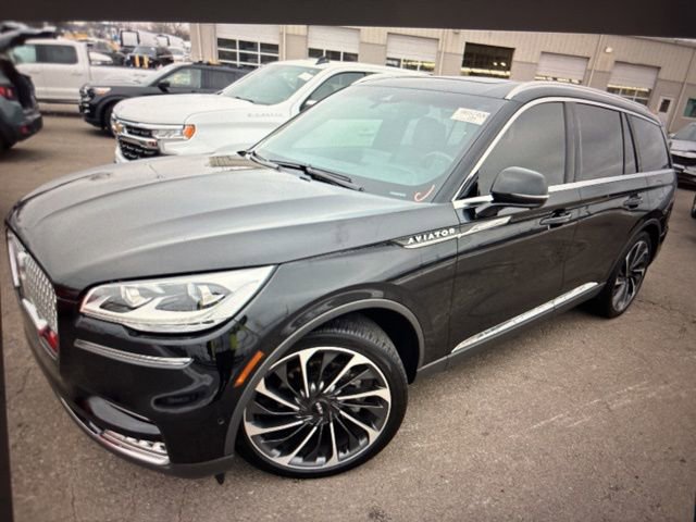 Used 2024 Lincoln Aviator Reserve w/ Equipment Group 201A image 16