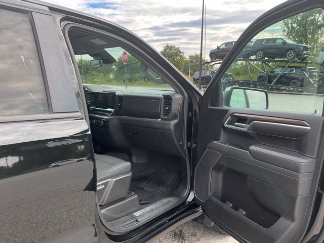 Used 2022 Chevrolet Silverado 1500 LT AWD/4WD image 17