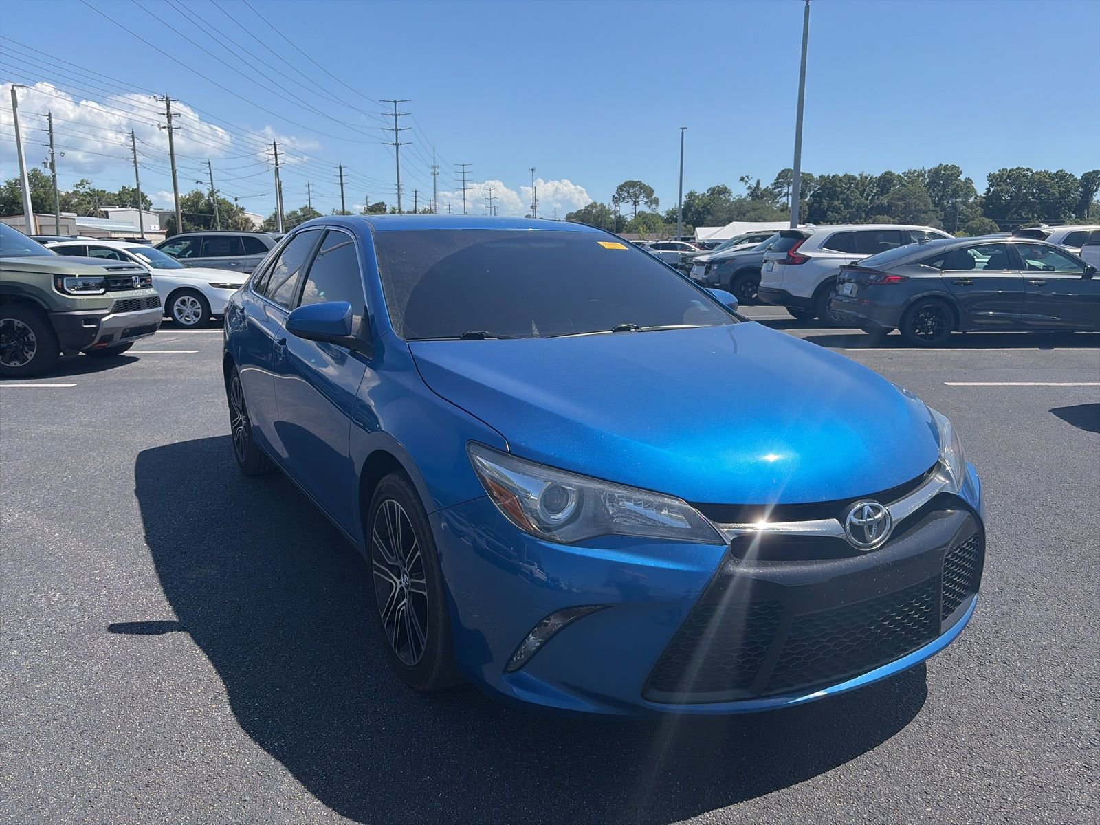 Used 2016 Toyota Camry SE FWD image 1