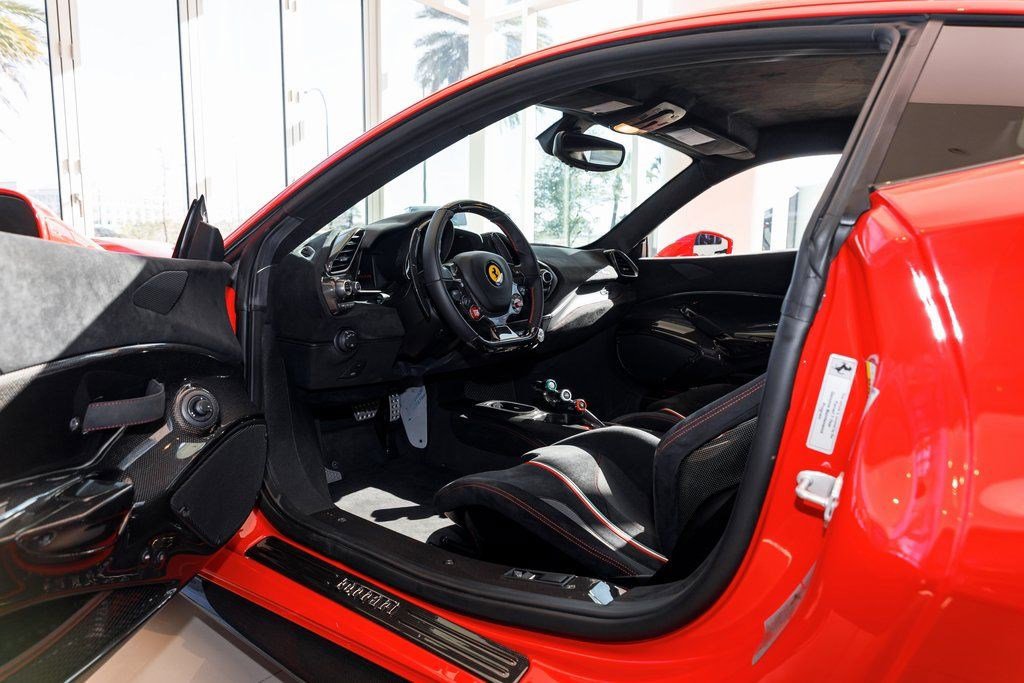 Used 2020 Ferrari 488 Pista Coupe image 28