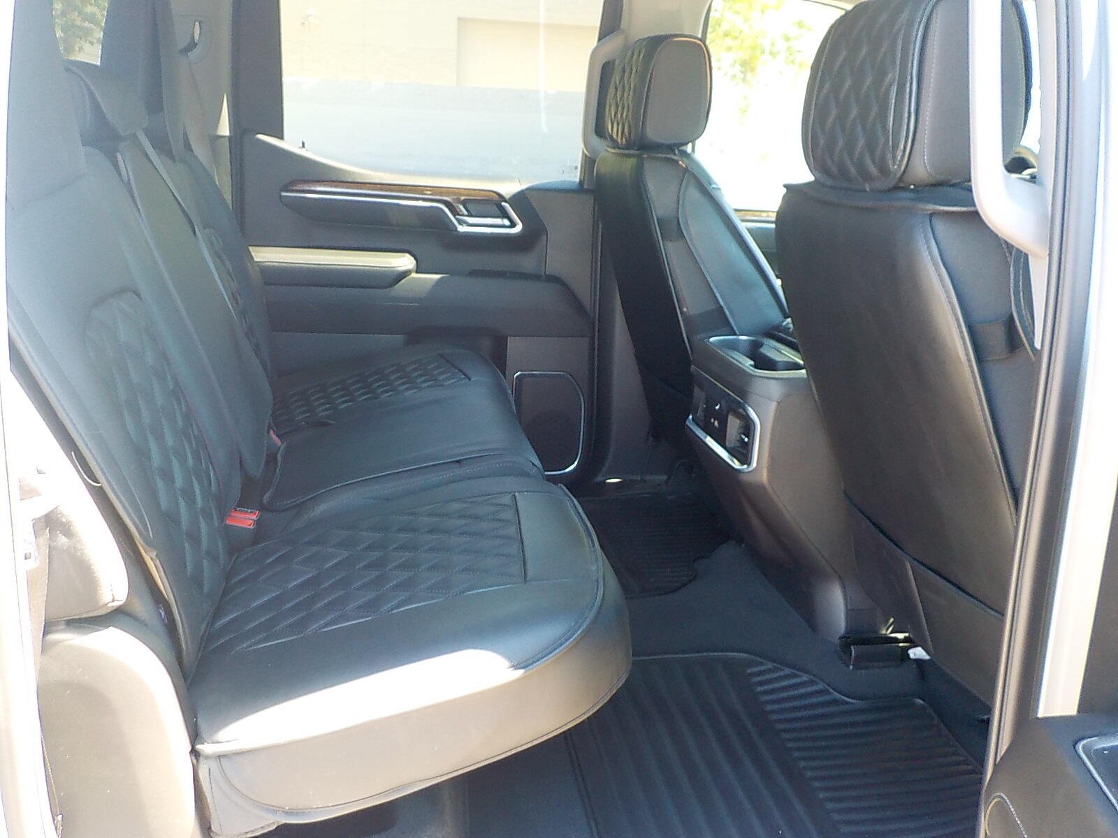 Used 2025 GMC Sierra 1500 Elevation w/ Preferred Package AWD/4WD image 17