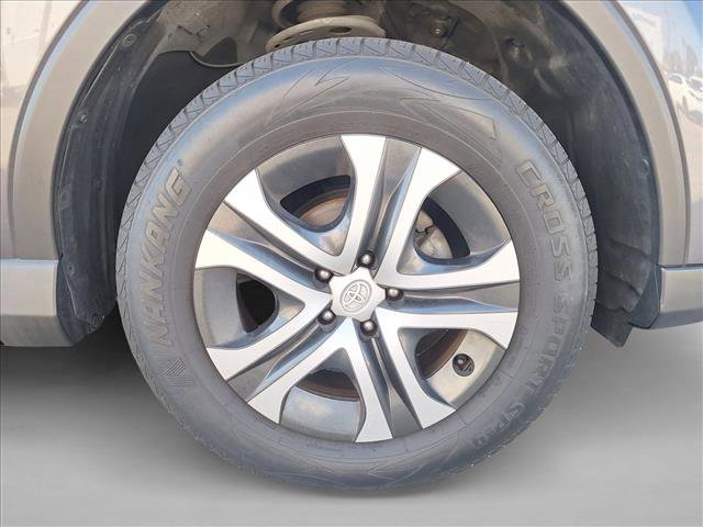 Used 2016 Toyota RAV4 LE image 19