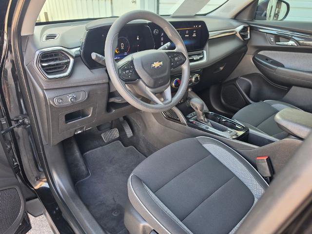 Used 2025 Chevrolet TrailBlazer LT AWD/4WD image 12