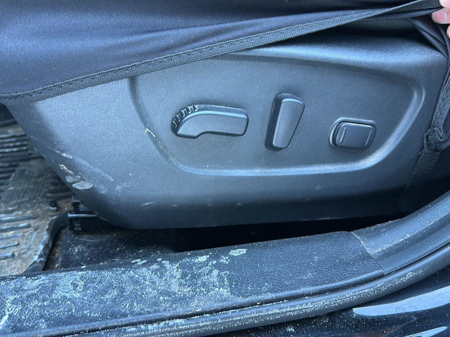 Used 2018 Nissan Rogue SV w/ Sun & Sound Touring Package image 12