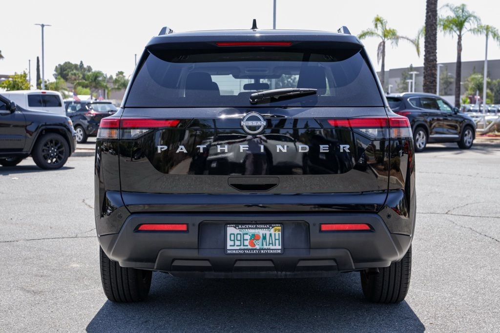 Used 2024 Nissan Pathfinder SV FWD image 5
