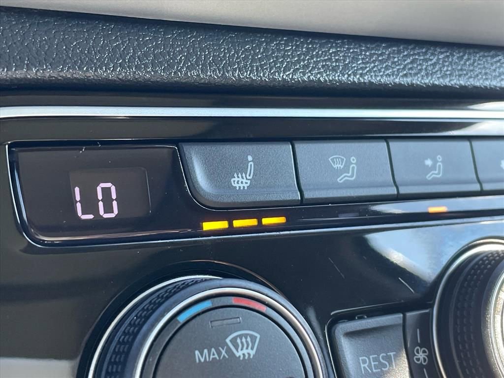 Used 2023 Volkswagen Atlas SEL image 11