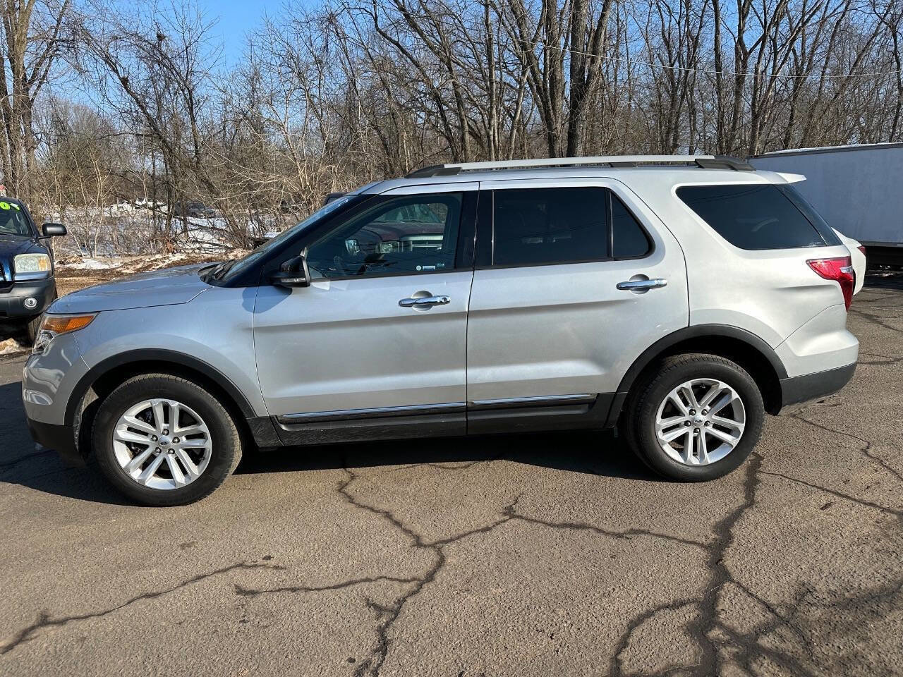 Used 2015 Ford Explorer XLT w/ Equipment Group 201B image 8