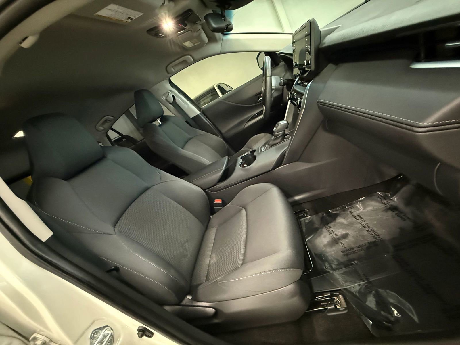 Used 2021 Toyota Venza LE image 26