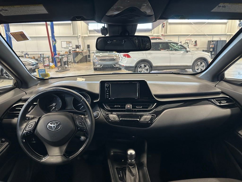 Used 2018 Toyota C-HR XLE FWD image 7