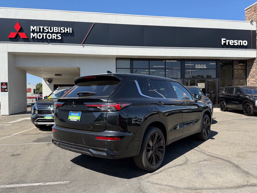 New 2026 Mitsubishi Outlander LE FWD image 8