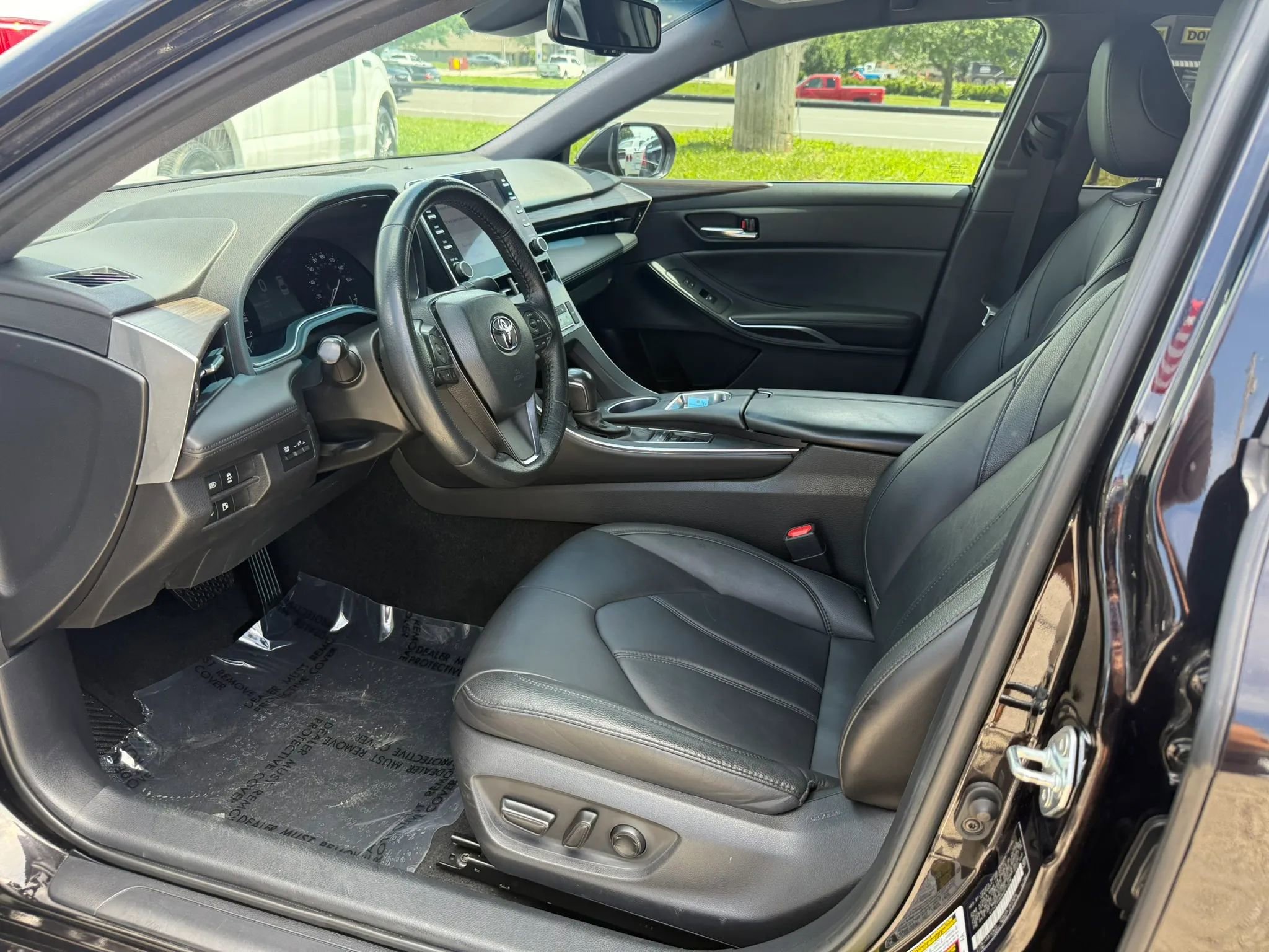 Used 2022 Toyota Avalon XLE FWD image 13