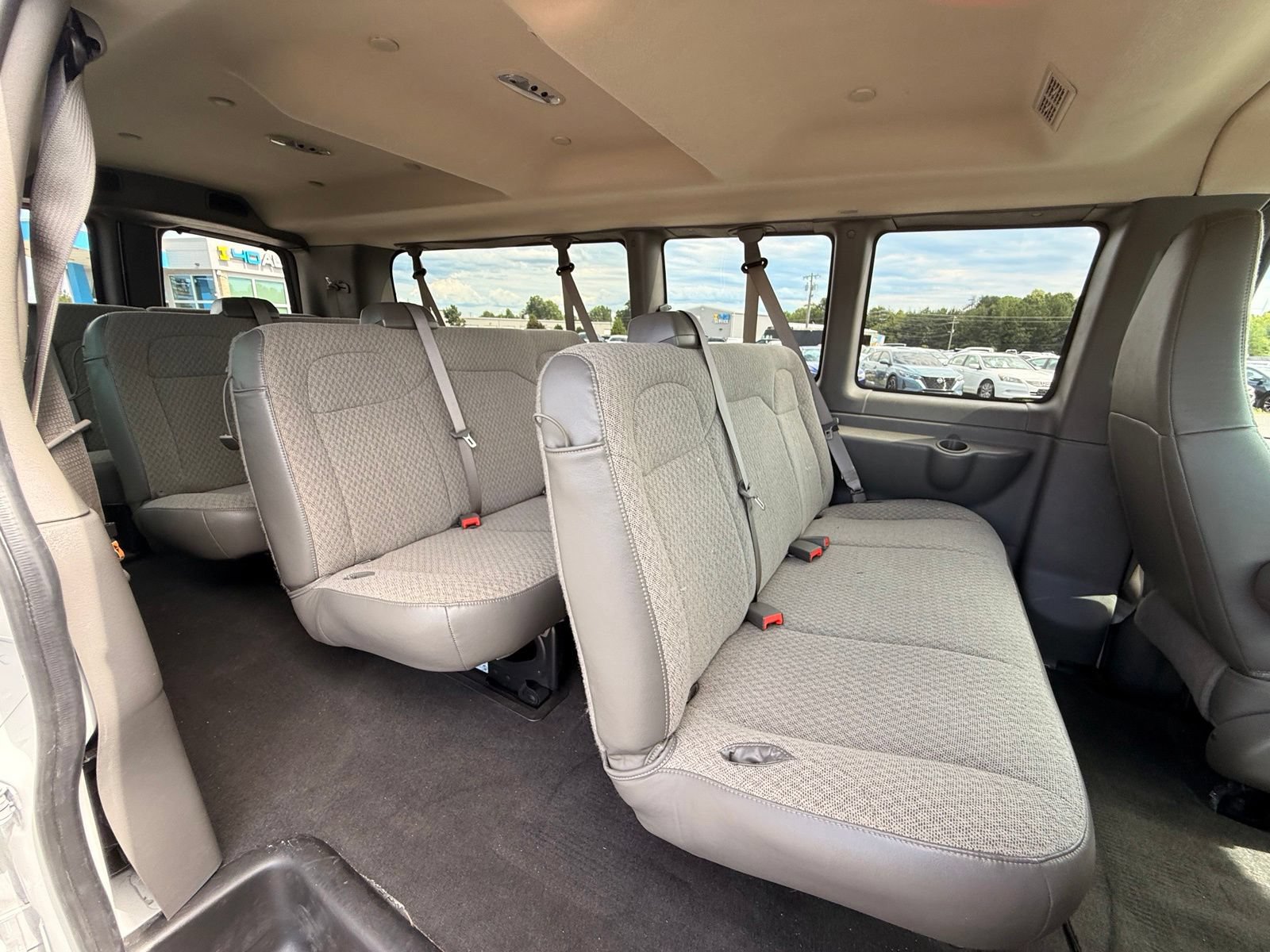Used 2026 Chevrolet Express 3500 LT w/ LT Preferred Equipment Group RWD image 16
