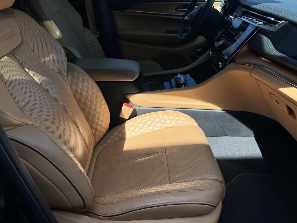 Used 2022 Jeep Grand Cherokee L Summit image 24