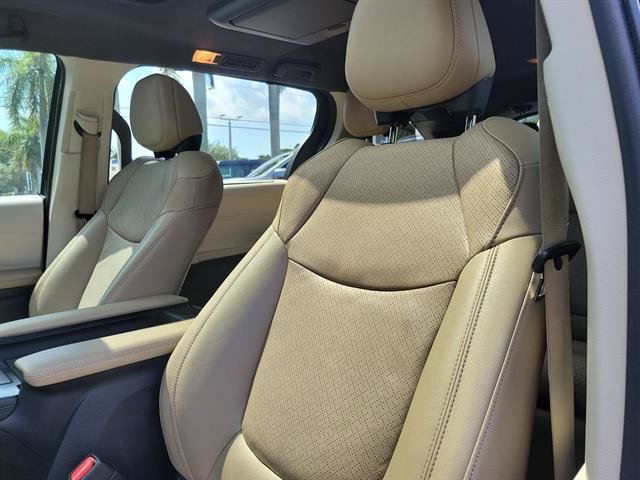 Used 2023 Toyota Sienna Limited FWD image 52