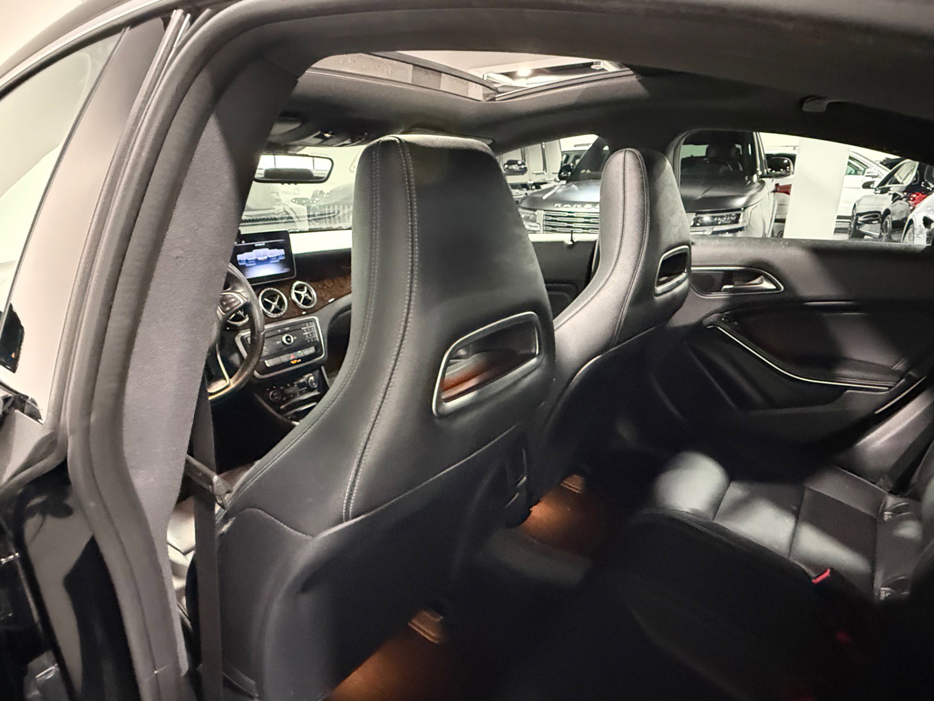 Used 2019 Mercedes-Benz CLA 250 4MATIC image 40