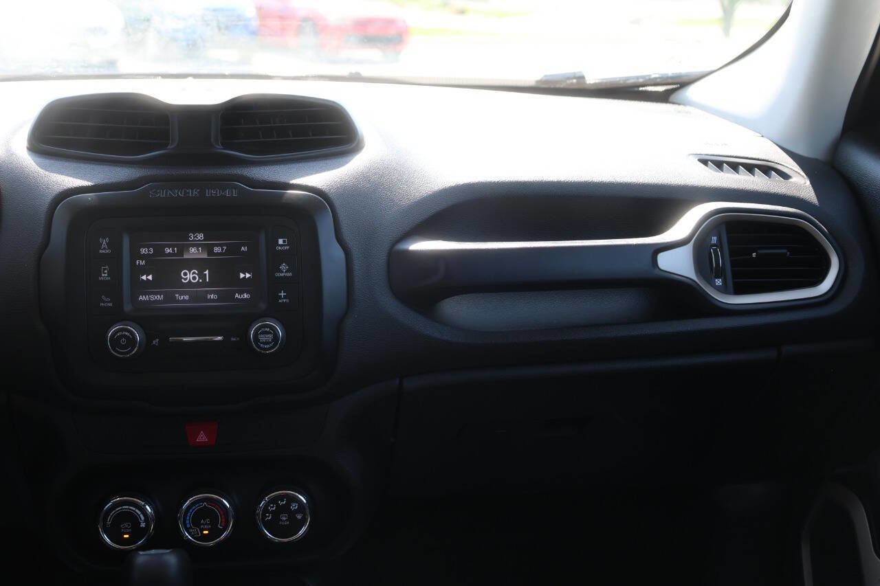 Used 2017 Jeep Renegade Latitude image 24