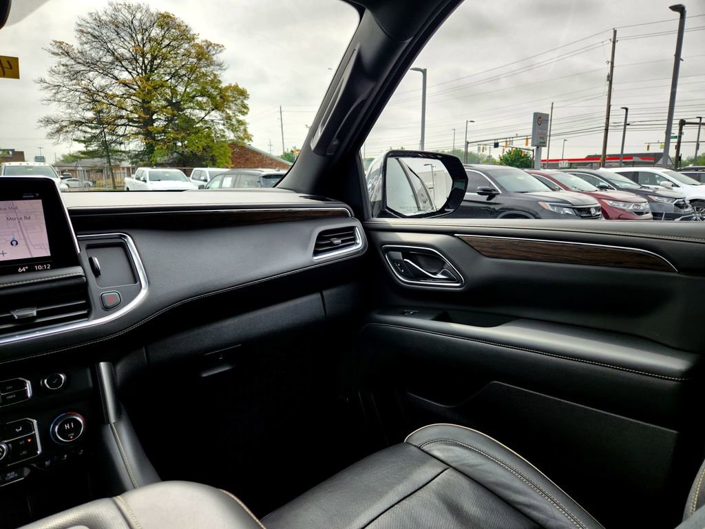 Used 2021 Chevrolet Suburban Premier image 25