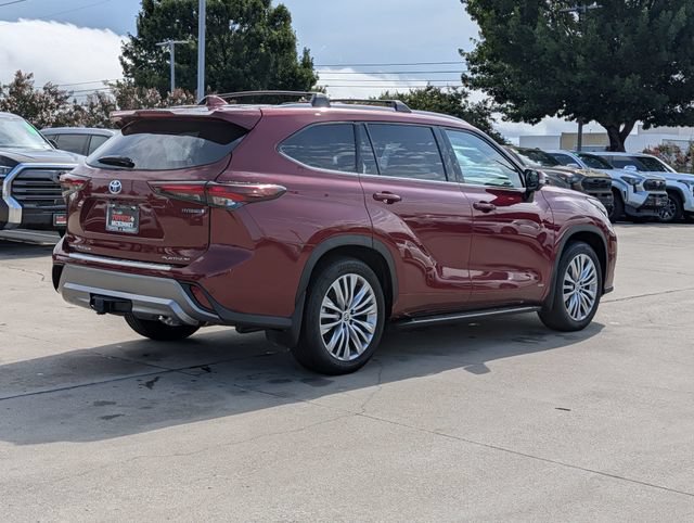 Certified 2024 Toyota Highlander Platinum AWD/4WD image 5