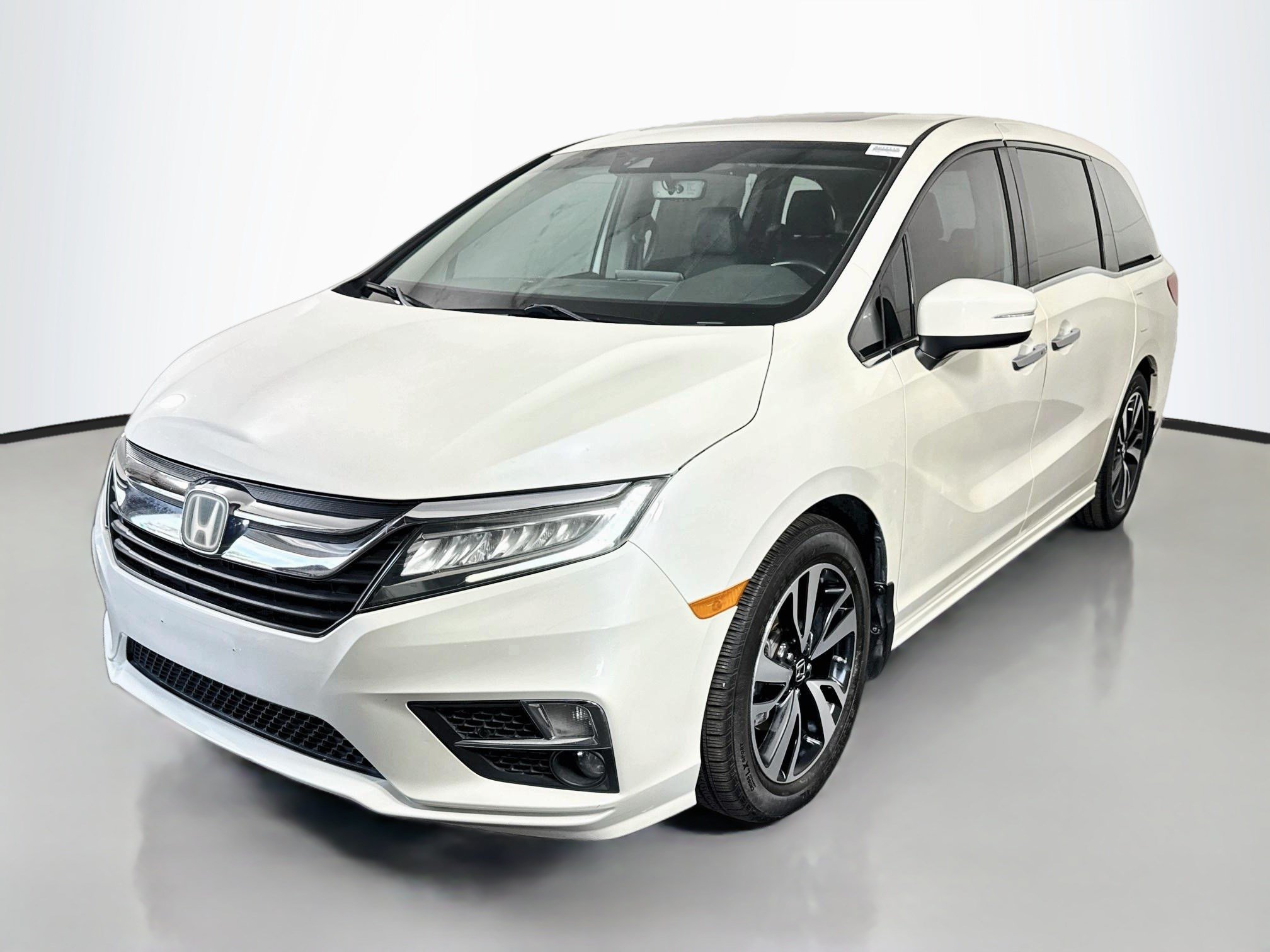 Used 2018 Honda Odyssey Elite image 4