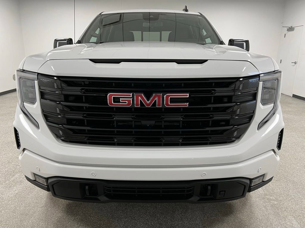 Used 2025 GMC Sierra 1500 Elevation w/ Elevation Premium Package image 3