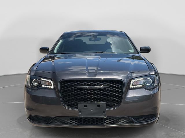 Used 2023 Chrysler 300 Touring w/ Sport Appearance Package RWD image 9