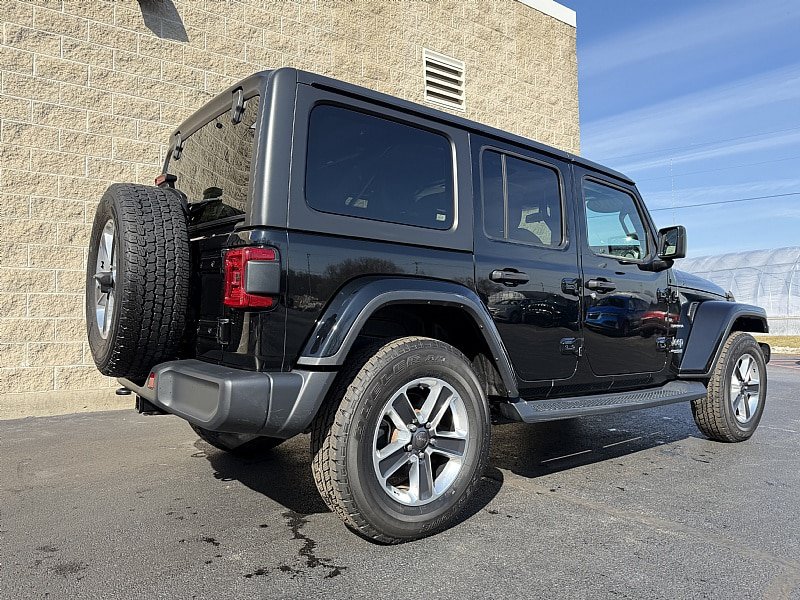 Used 2019 Jeep Wrangler Unlimited Sahara w/ LED Lighting Group AWD/4WD image 3