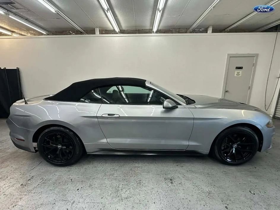 Used 2022 Ford Mustang Premium RWD image 11