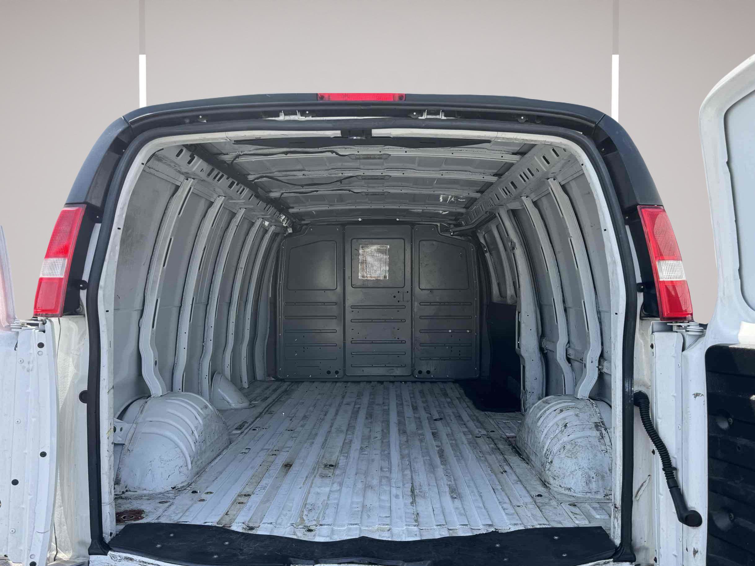 Used 2019 Chevrolet Express 3500 Extended w/ Driver Convenience Package RWD image 7