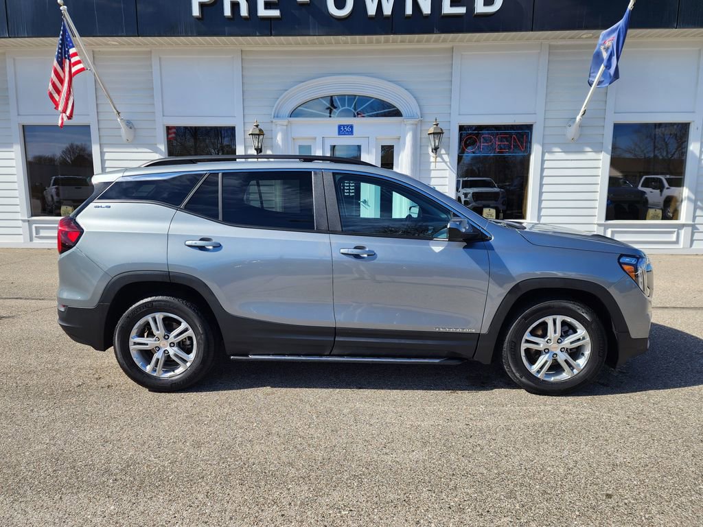 Certified 2023 GMC Terrain SLE w/ Driver Convenience Package image 4