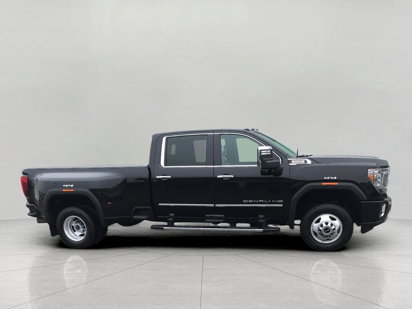 Used 2023 GMC Sierra 3500 Denali image 9