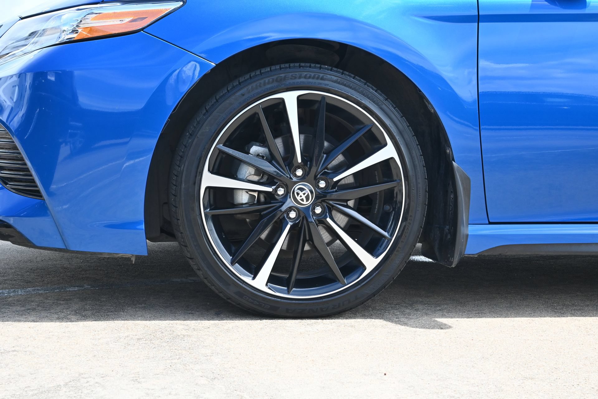 Used 2020 Toyota Camry XSE FWD image 30