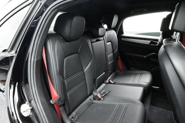 Certified 2022 Porsche Cayenne Platinum Edition AWD/4WD image 17