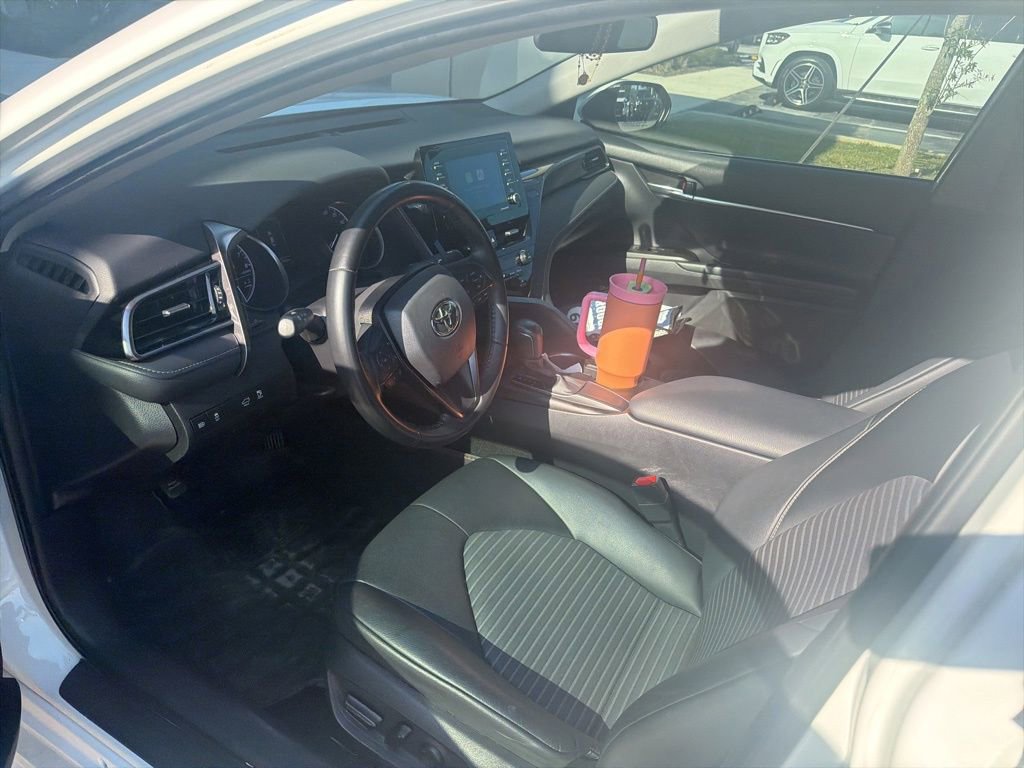 Used 2021 Toyota Camry SE FWD image 5