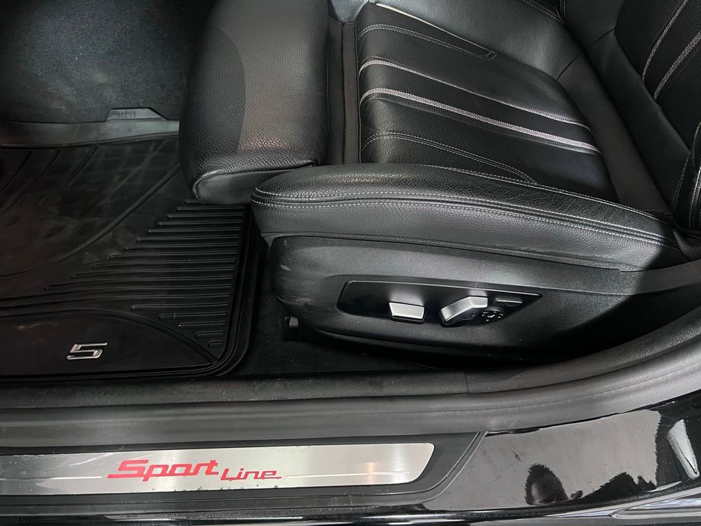 Used 2017 BMW 540i xDrive AWD/4WD image 29