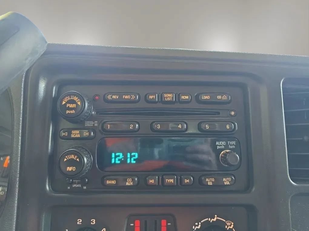 Used 2006 Chevrolet Avalanche Z71 w/ Preferred Equipment Group AWD/4WD image 30