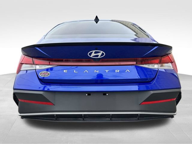 Used 2025 Hyundai Elantra Sport FWD image 3
