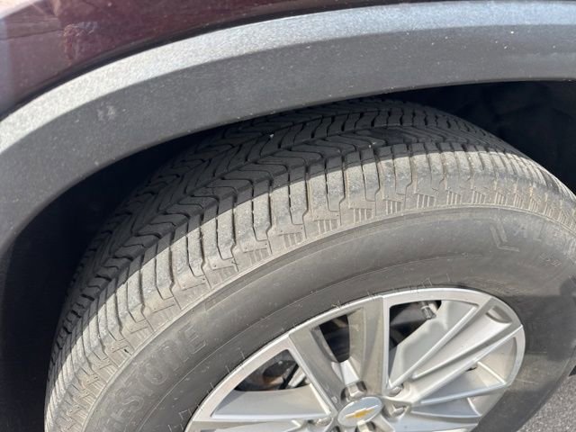 Used 2023 Chevrolet Traverse LT image 10