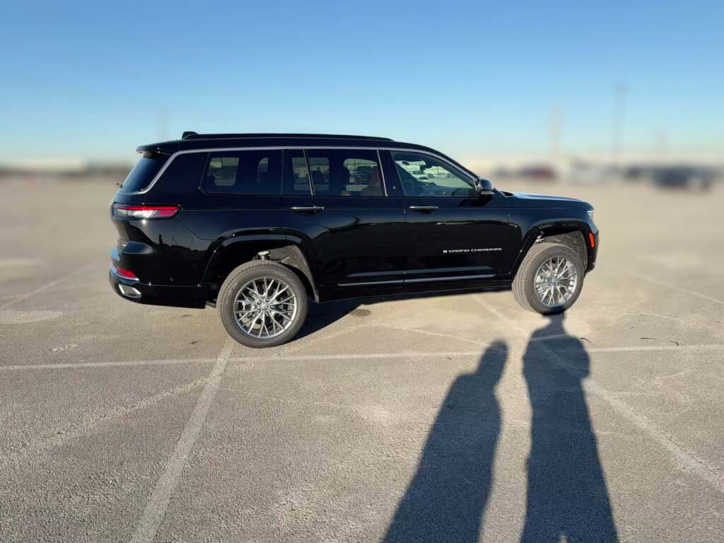 New 2025 Jeep Grand Cherokee L Summit image 13