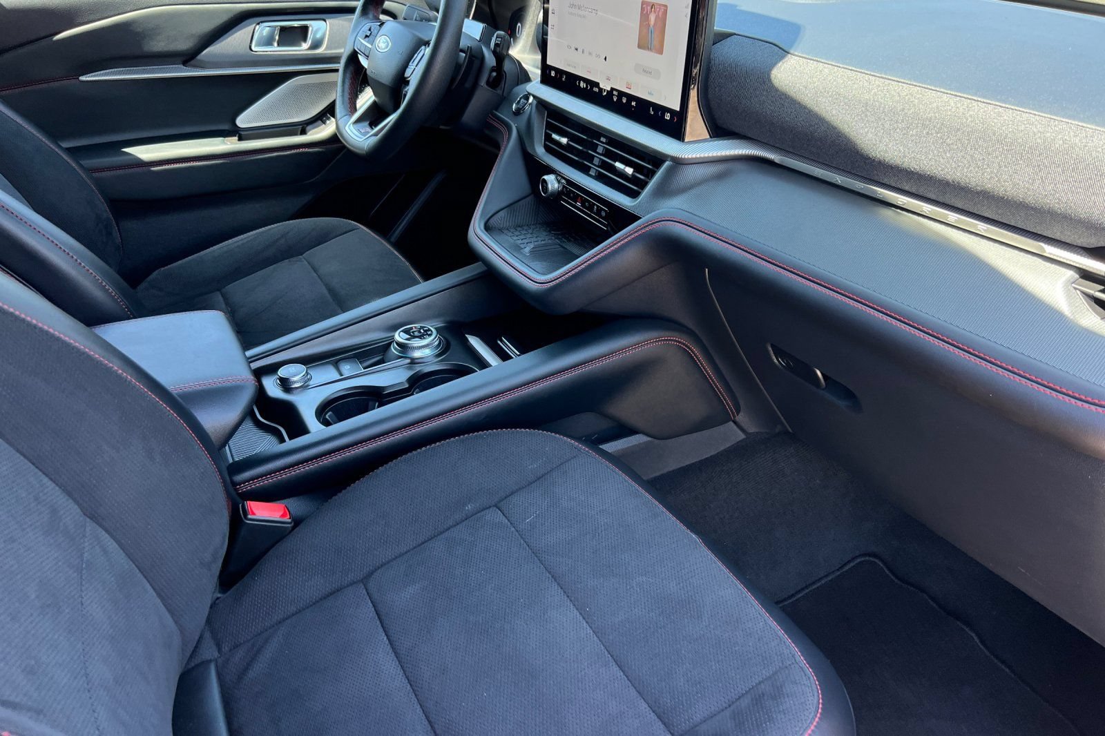 Certified 2025 Ford Explorer ST AWD/4WD image 19