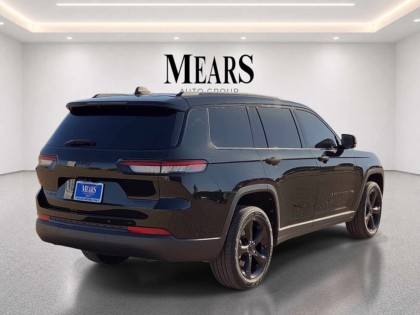 Used 2022 Jeep Grand Cherokee L Limited w/ Black Appearance Package AWD/4WD image 5