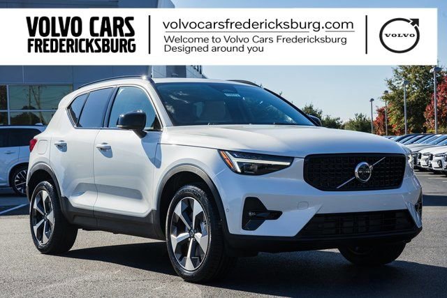 New 2026 Volvo XC40 B5 Plus w/ Protection Package Premier