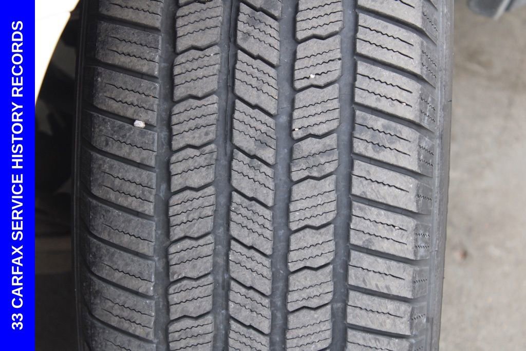 Used 2015 GMC Yukon XL SLT w/ Open Road Package image 14