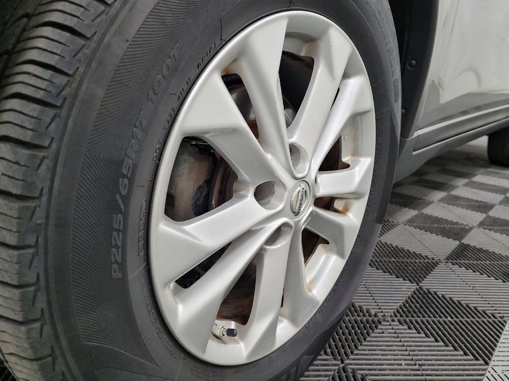 Used 2014 Nissan Rogue SV AWD/4WD image 31