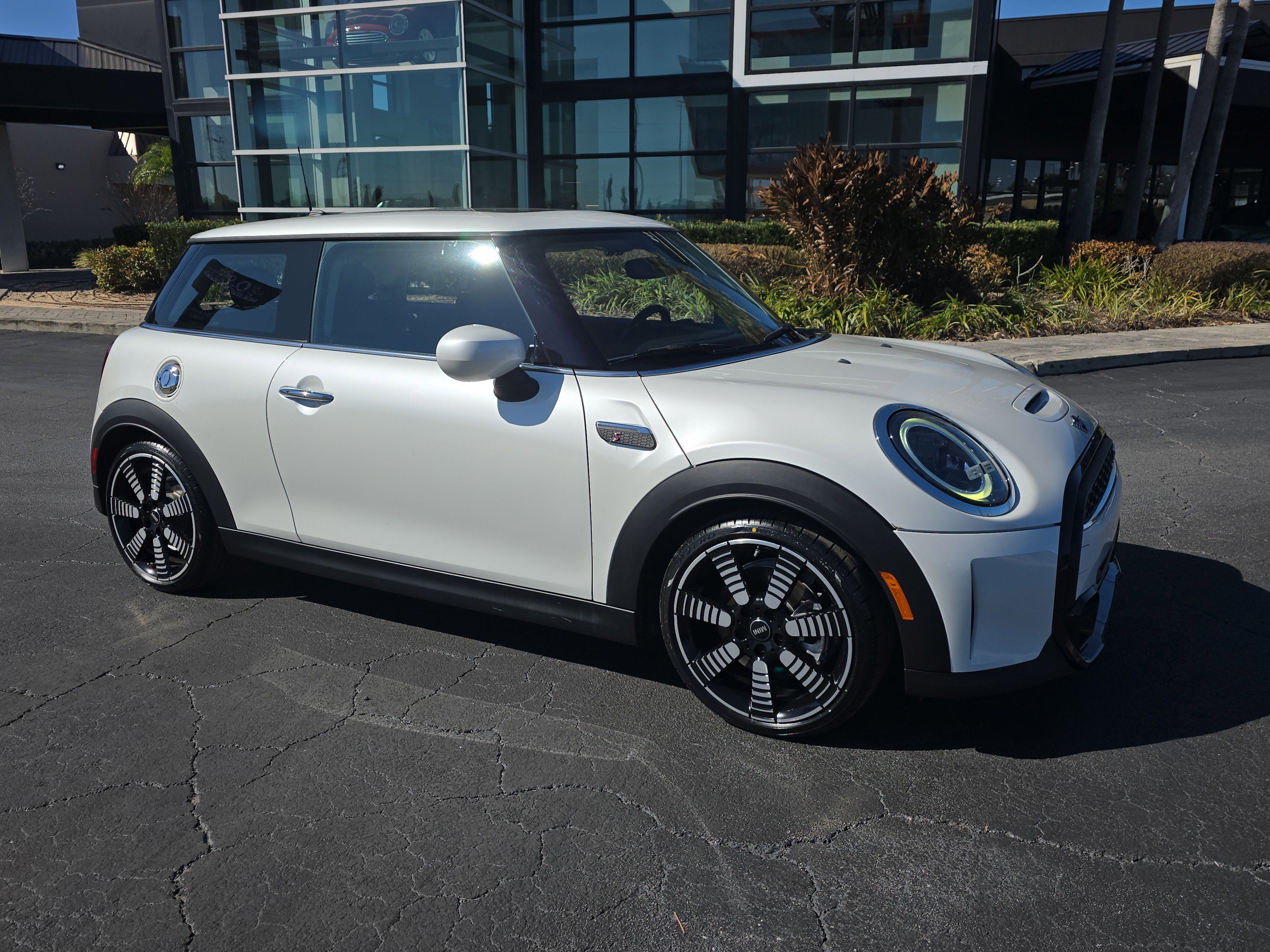 Used 2023 MINI Cooper S image 2