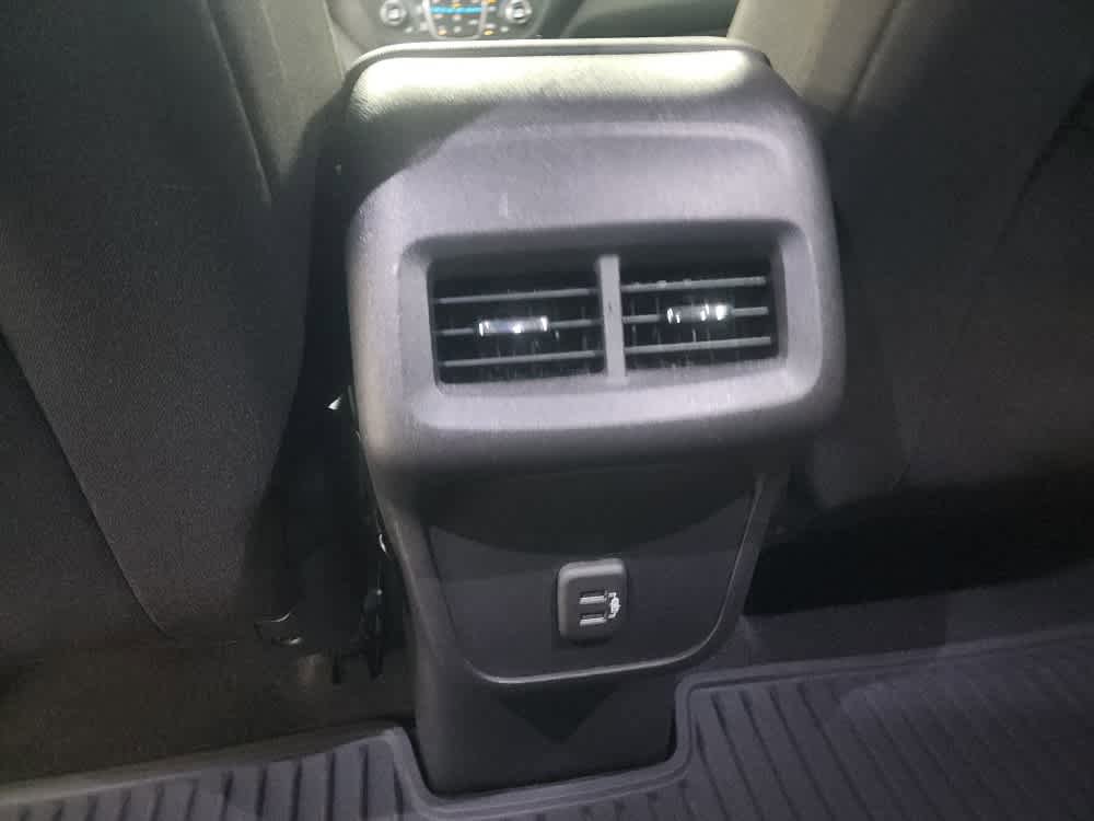 Used 2019 Chevrolet Equinox LT FWD image 34