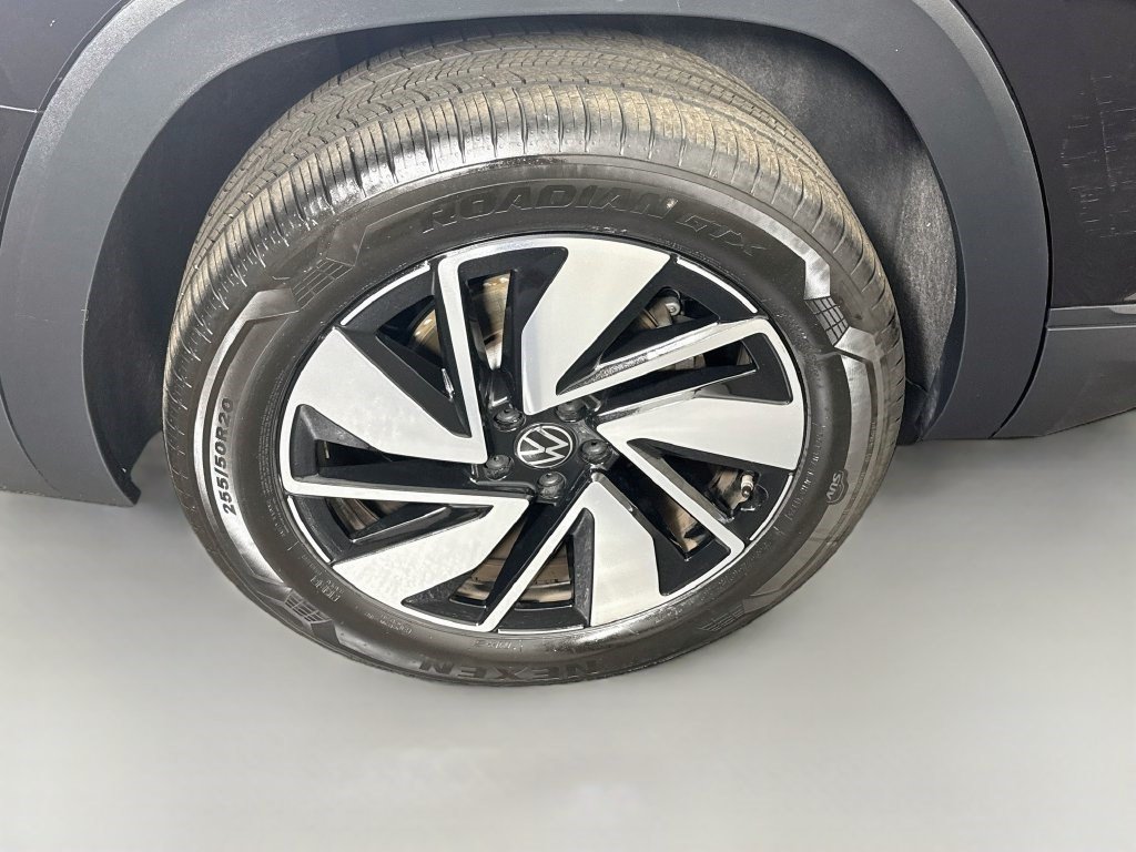 Used 2026 Volkswagen Atlas SE FWD image 32